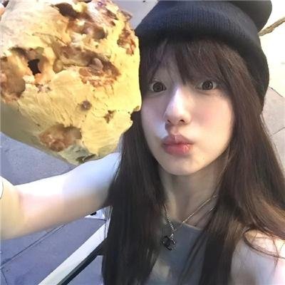 弹弓卫星海报